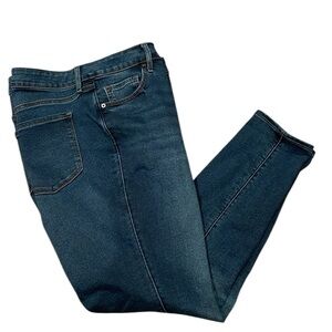 Old Navy Rockstar Extra High-Rise‎ Super Skinny Jeans